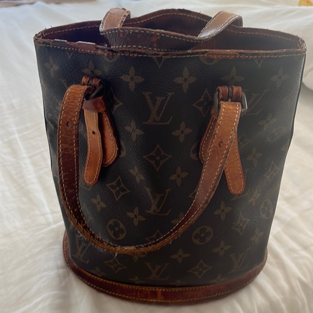 Louis Vuitton mini bucket bag